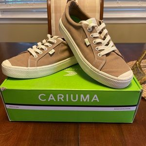 Cariuma US size 9 OCA Low Burnt Sand Canvas contrast thread sneaker